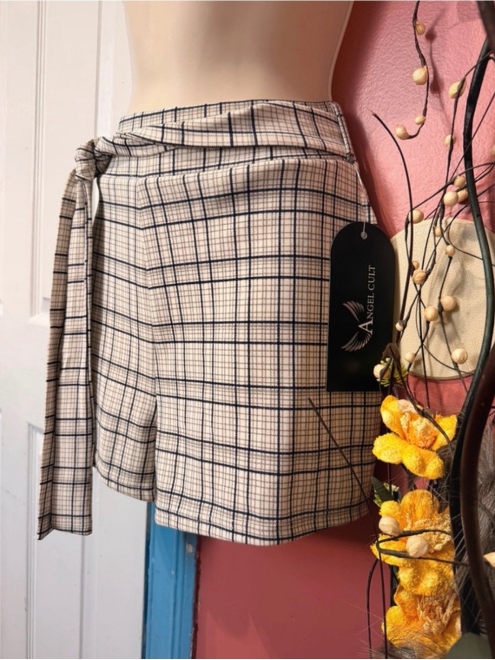 Plaid short in Beige and Navy